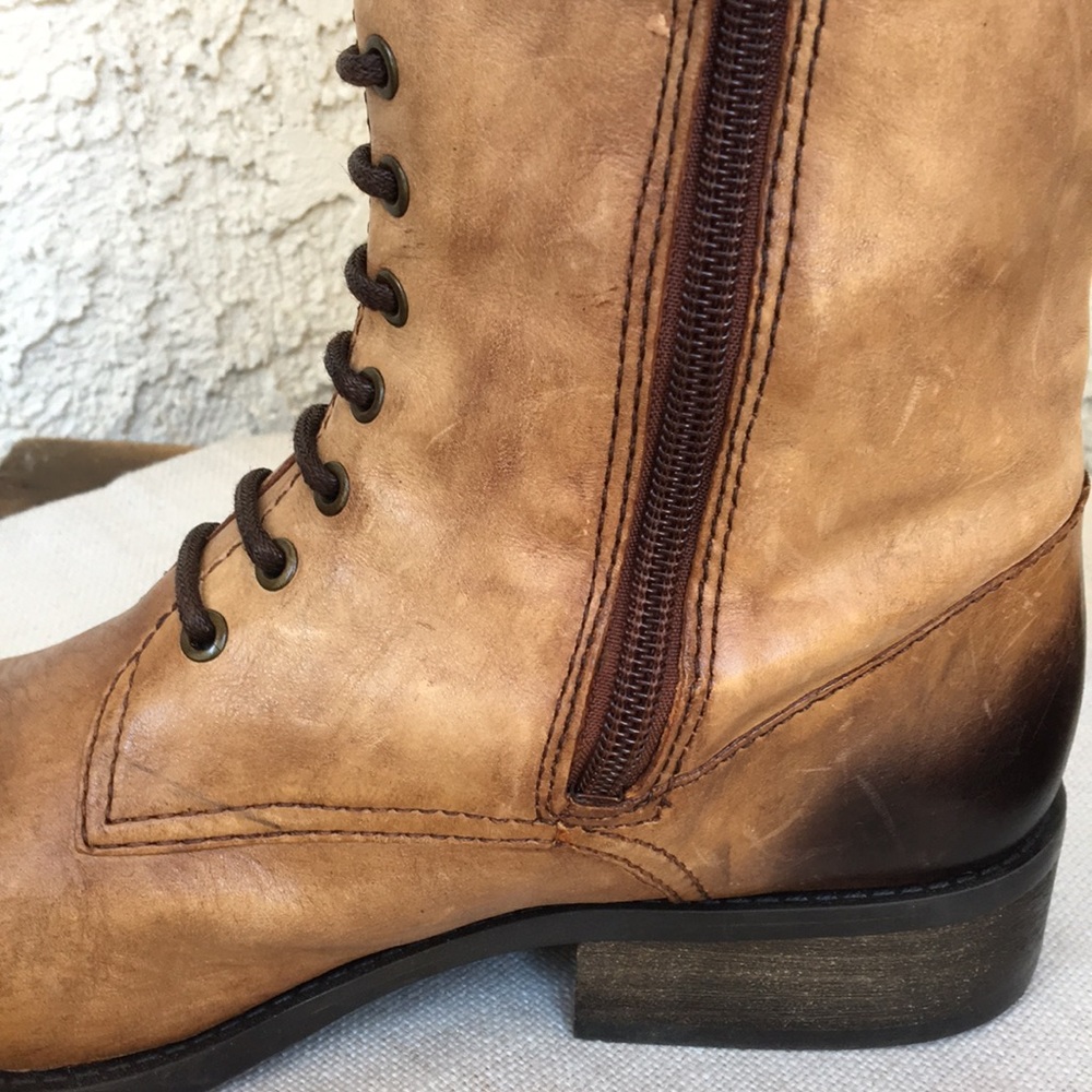 Vince Camuto Fenton Distressed Leather Boots 8.5 - Picture 11 of 16
